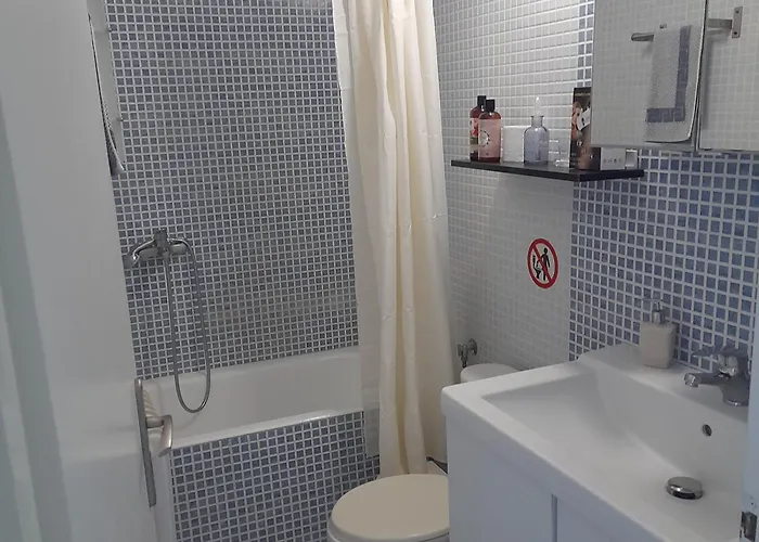 Constantsia Kato Assos